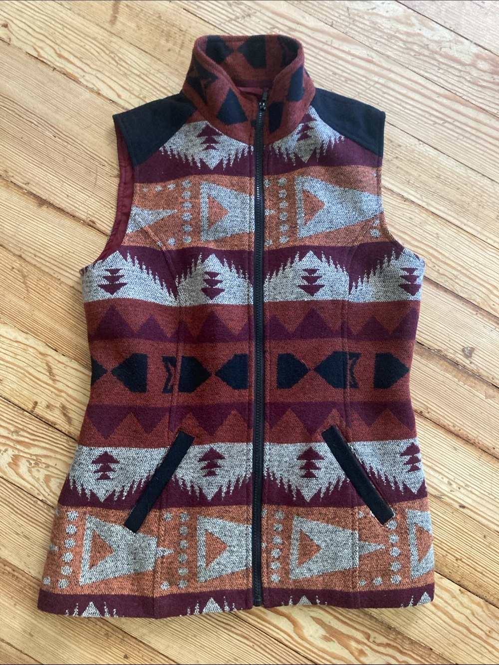 Women's Western Patterned Zip-Up Vest in Burgundy and Rust